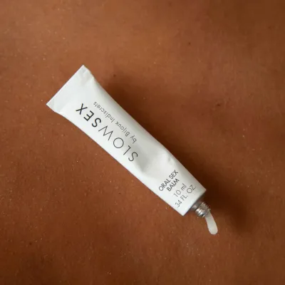 Balzám na orální sex Bijoux Indiscrets Slow Sex, kokos, 10 ml - obrázek 6