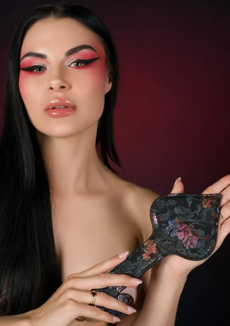 Kožená plácačka GEISHA Floral Jacquard se saténem s květinovým vzorem, černá