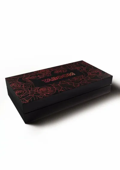 Bondážní opasek TABOOM Wild Roses z umělé kůže s růžemi, černý - obrázek 2
