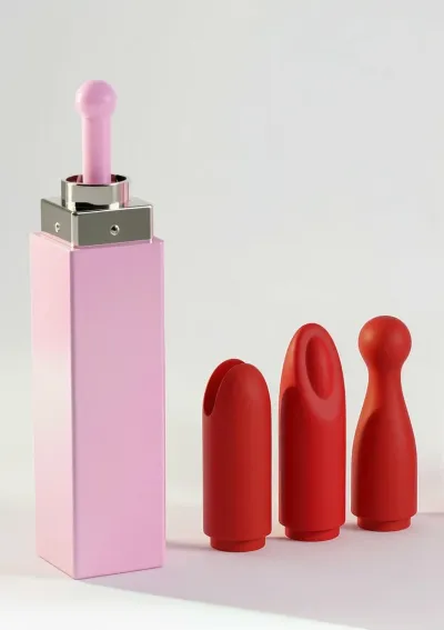 Minivibrátor ve tvaru rtěnky Xocoon Sealed With A Kiss, 3 nástavce, červený - obrázek 4