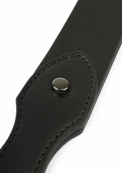 Kožená plácačka Ouch! Belt Slapper ve tvaru opasku, černá - obrázek 4