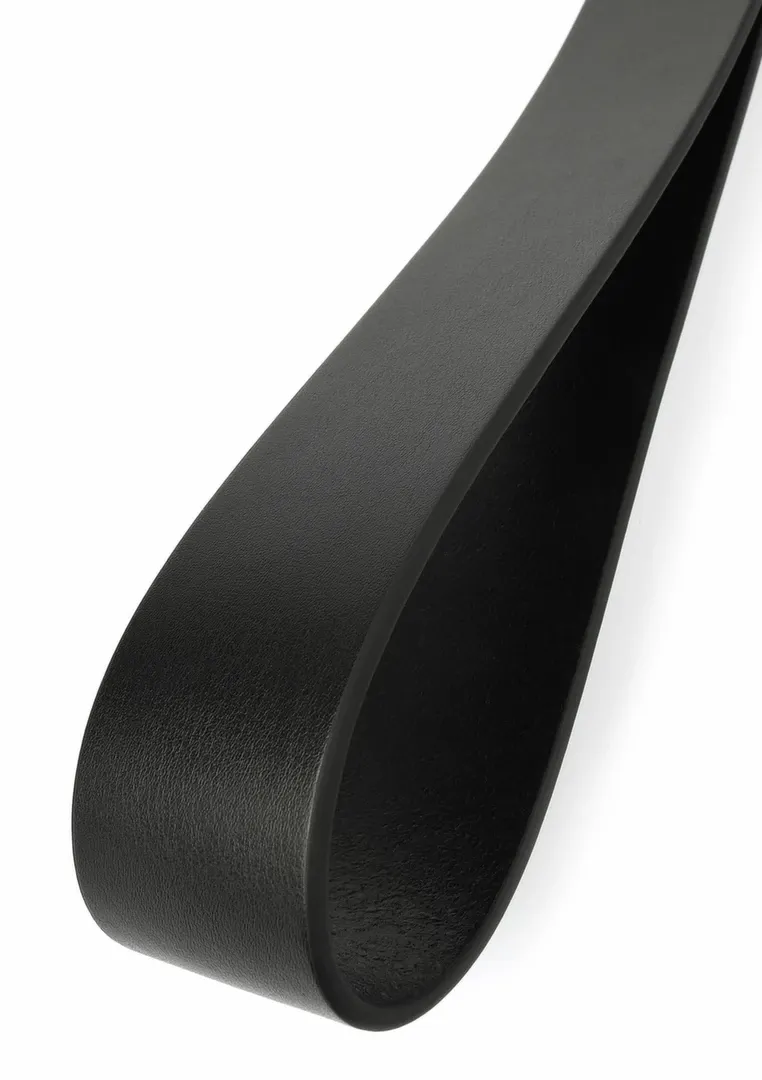 Kožená plácačka Ouch! Belt Slapper ve tvaru opasku, černá - obrázek 5
