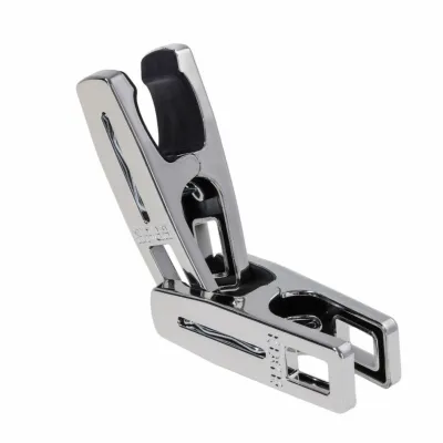 Kolíčkový zip na tělo Sportsheets Edge Body Zipper, 16 kovových kolíčků, stříbrný - obrázek 6