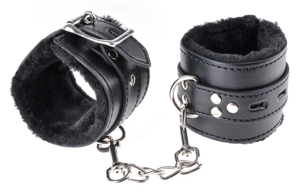 Pouta s umělou kožešinou Fetish Fantasy Limited Edition Cumfy Cuffs, černá - obrázek 3
