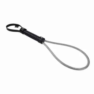 Plácačka se smyčkou Sportsheets Edge Metal Loop Spanker, ocel s vinylem, černá - obrázek 4